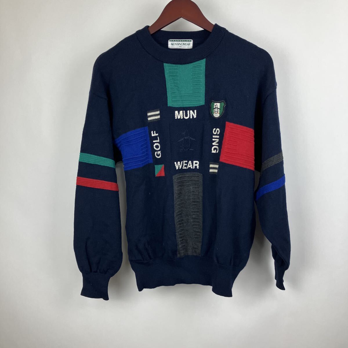 マンシングウェア MUNSINGWEAR セーター ニットMサイズ ウール メンズ 男性向け ネイビー ロゴ 刺繍 トップス拍卖