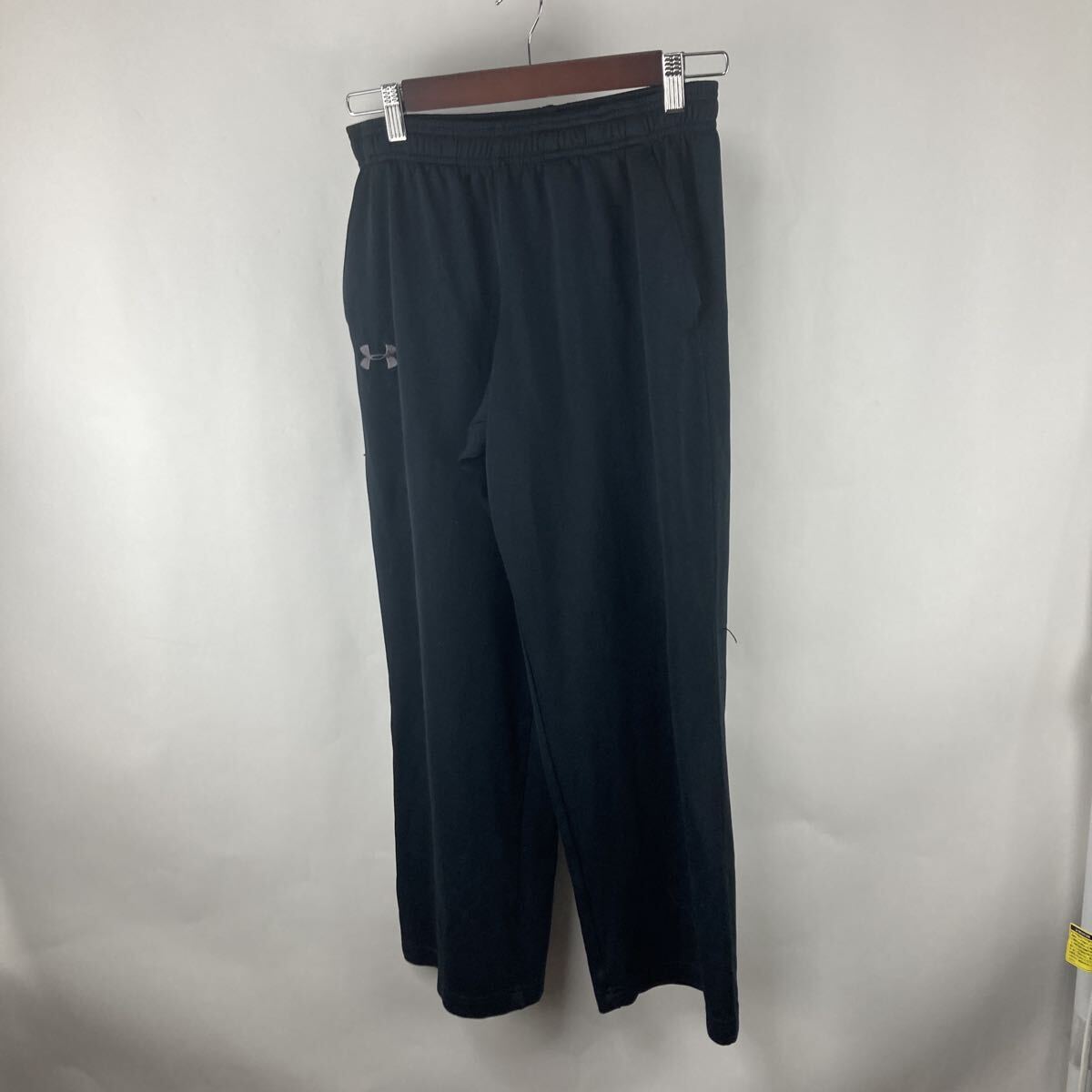 ブラック ジャージ パンツ 黒 トレーニング L スポーツ トラックパンツ M トラック UNDER ARMOUR アンダーアーマー スポーツウェア 古着拍卖