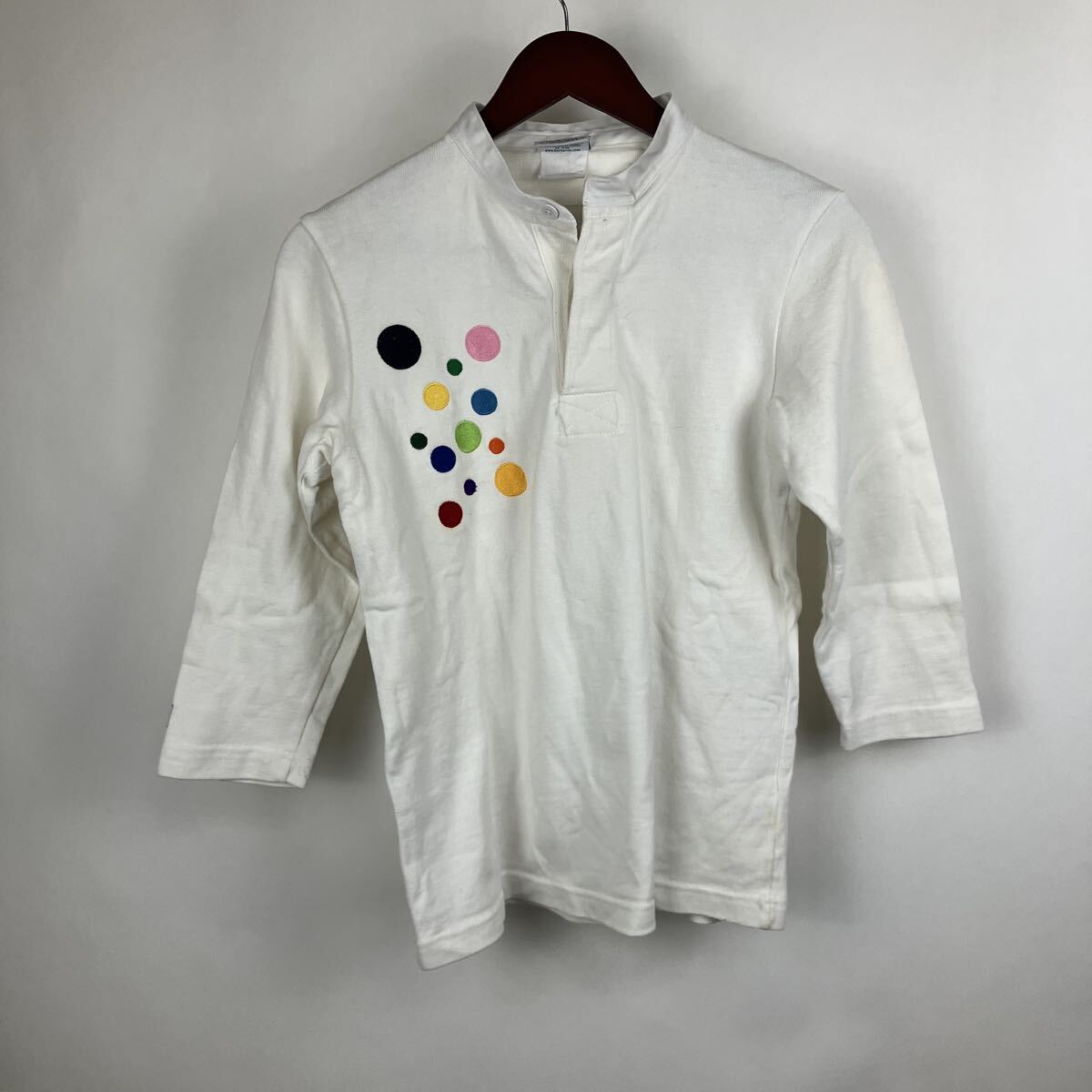 バーバリアン カットソー トップス 白 Tシャツ 長袖 ホワイト レディース 女性用 カラフル 反転模様 襟 刺繍 ボタン拍卖