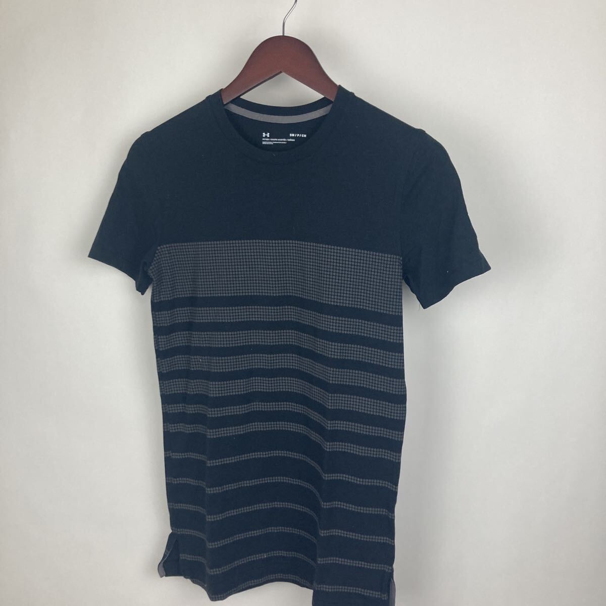 UNDER ARMOUR アンダーアーマー Tシャツ 半袖 ボーダー柄 M 半袖Tシャツ S ロゴ ワンポイント 刺繍 ストリート スポーツ 古着 激安古着拍卖