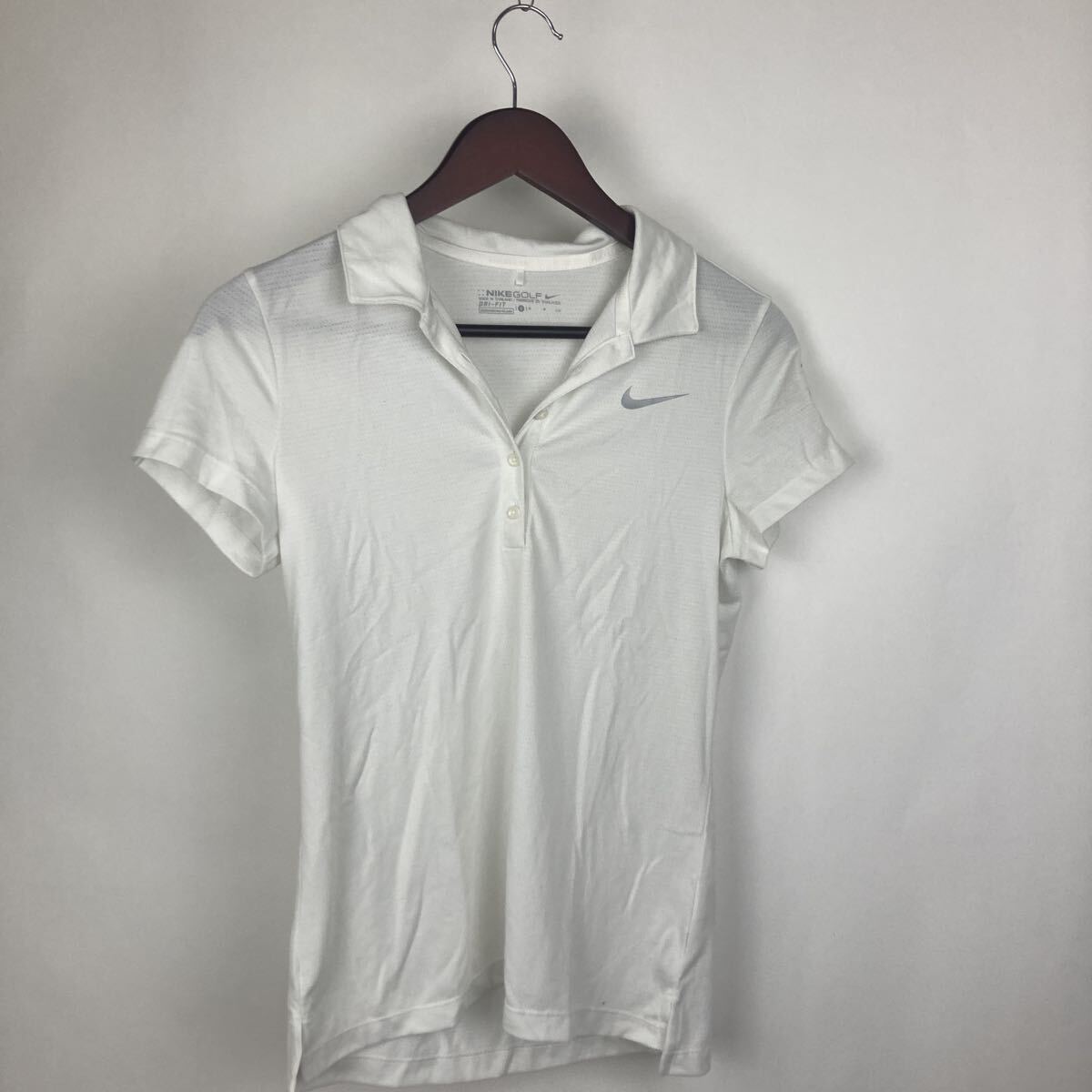NIKE ナイキ NIKE golf 半袖ポロシャツ ホワイト 白 トップス 半袖Tシャツ 半袖 ポロシャツ 半袖シャツ ゴルフウェア ワンポイント 古着拍卖