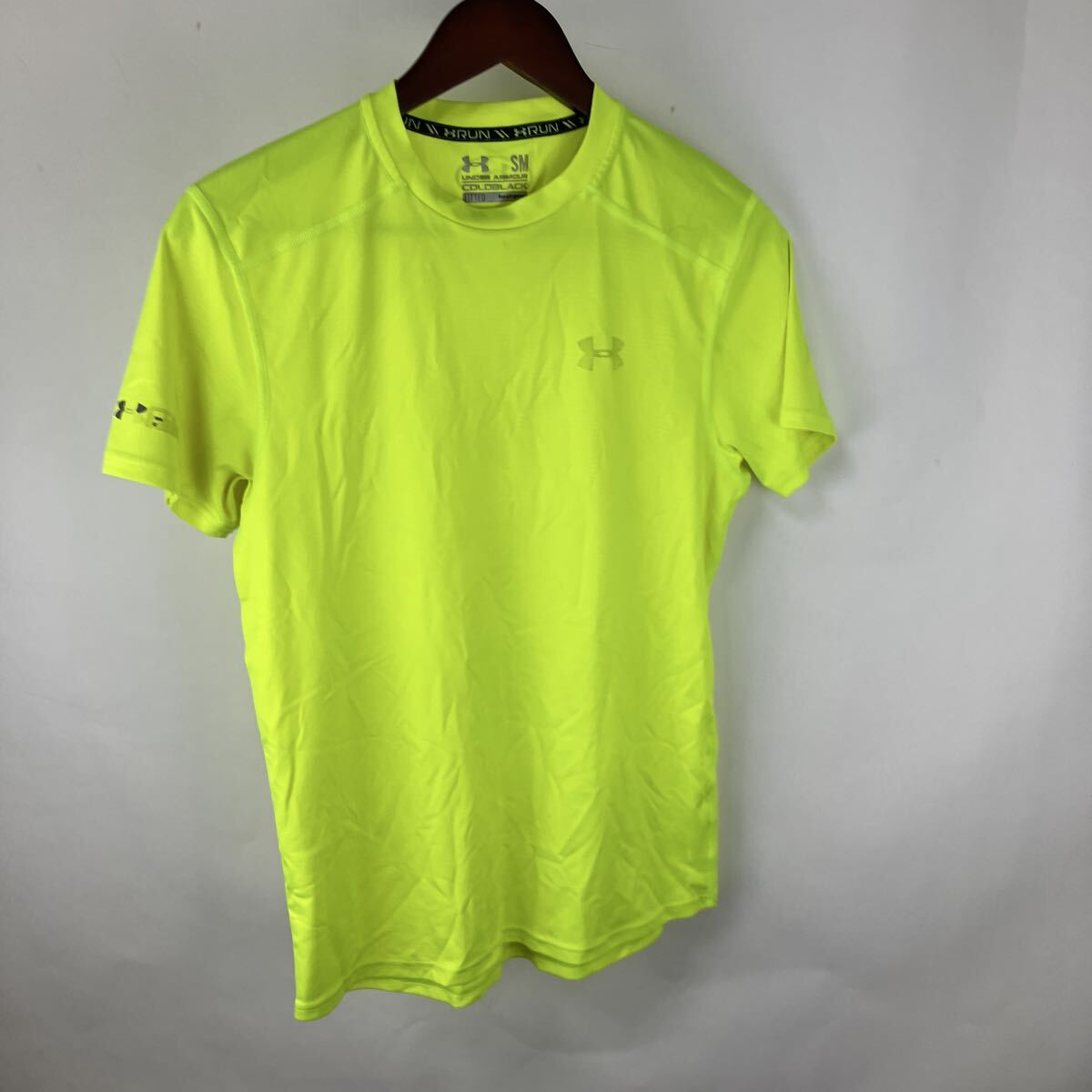 UNDER ARMOUR アンダーアーマー 半袖Tシャツ 蛍光イエロー 半袖 トップス トレーニング イエロー Mサイズ メンズ 男性用拍卖