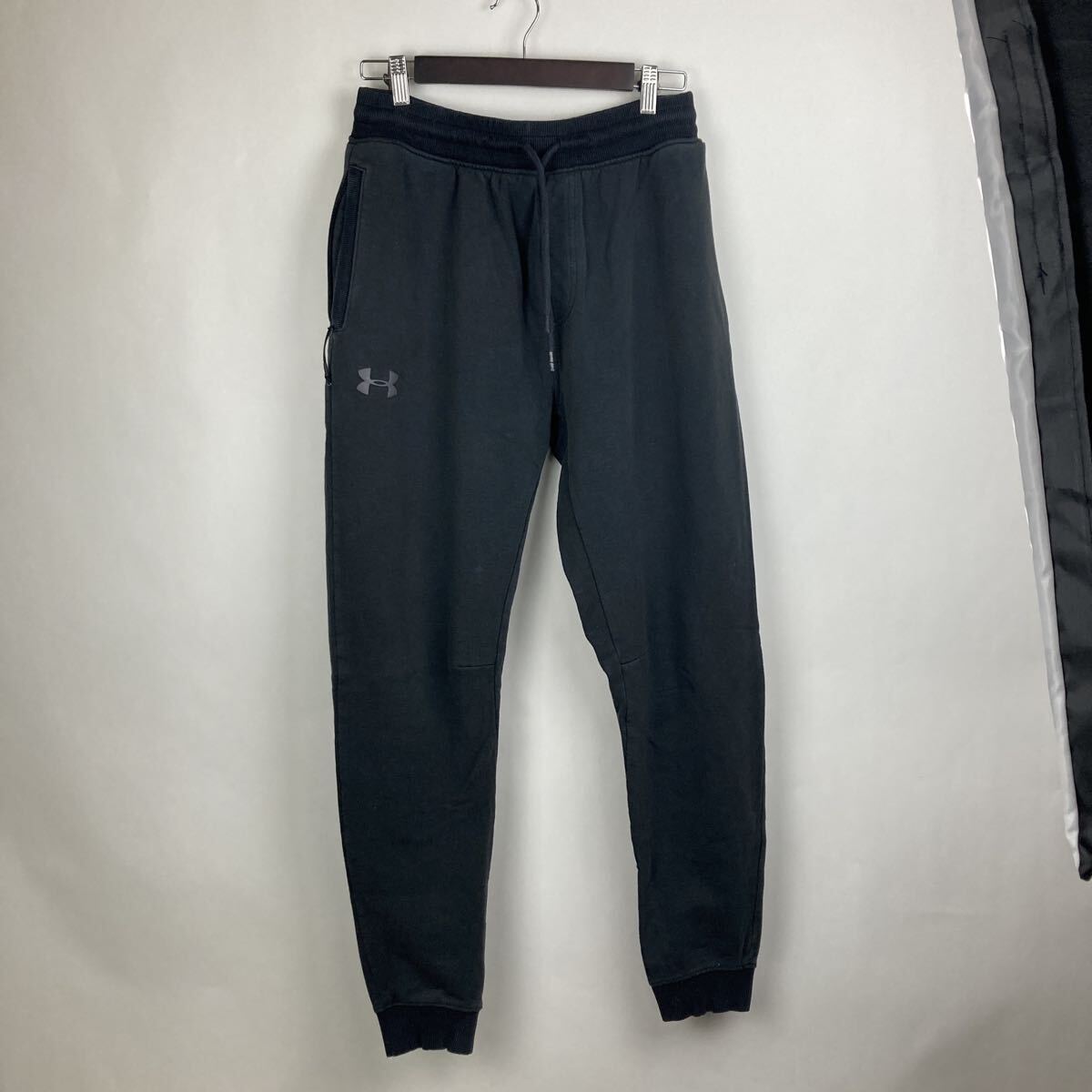 アンダーアーマー UNDER ARMOUR ブラック ジャージ トレーニング XL ウエストゴム ロングパンツ スウェット トレーニングウェア スポーツ拍卖