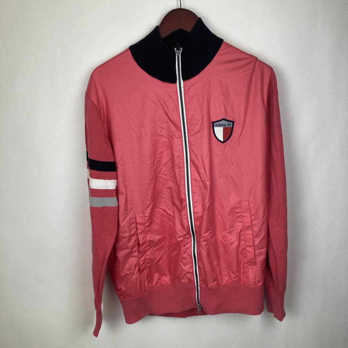 adidasアディダス 赤 ジャケット トラックジャケット レッド ブルゾン 古着 ニットジャケット ピンク ナイロンジャケット ストリート 拍卖