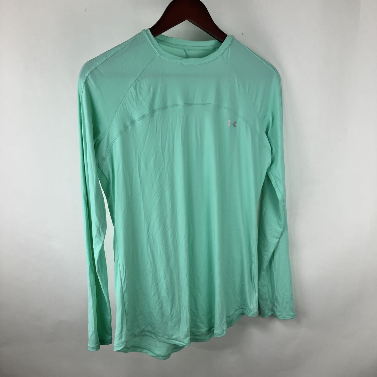 UNDER ARMOUR 長袖 アウトドアウェア ブルー 水色 Lサイズ メンズ 男性向け スポーツウェア ワンポイント エメラルドグリーン 登山拍卖