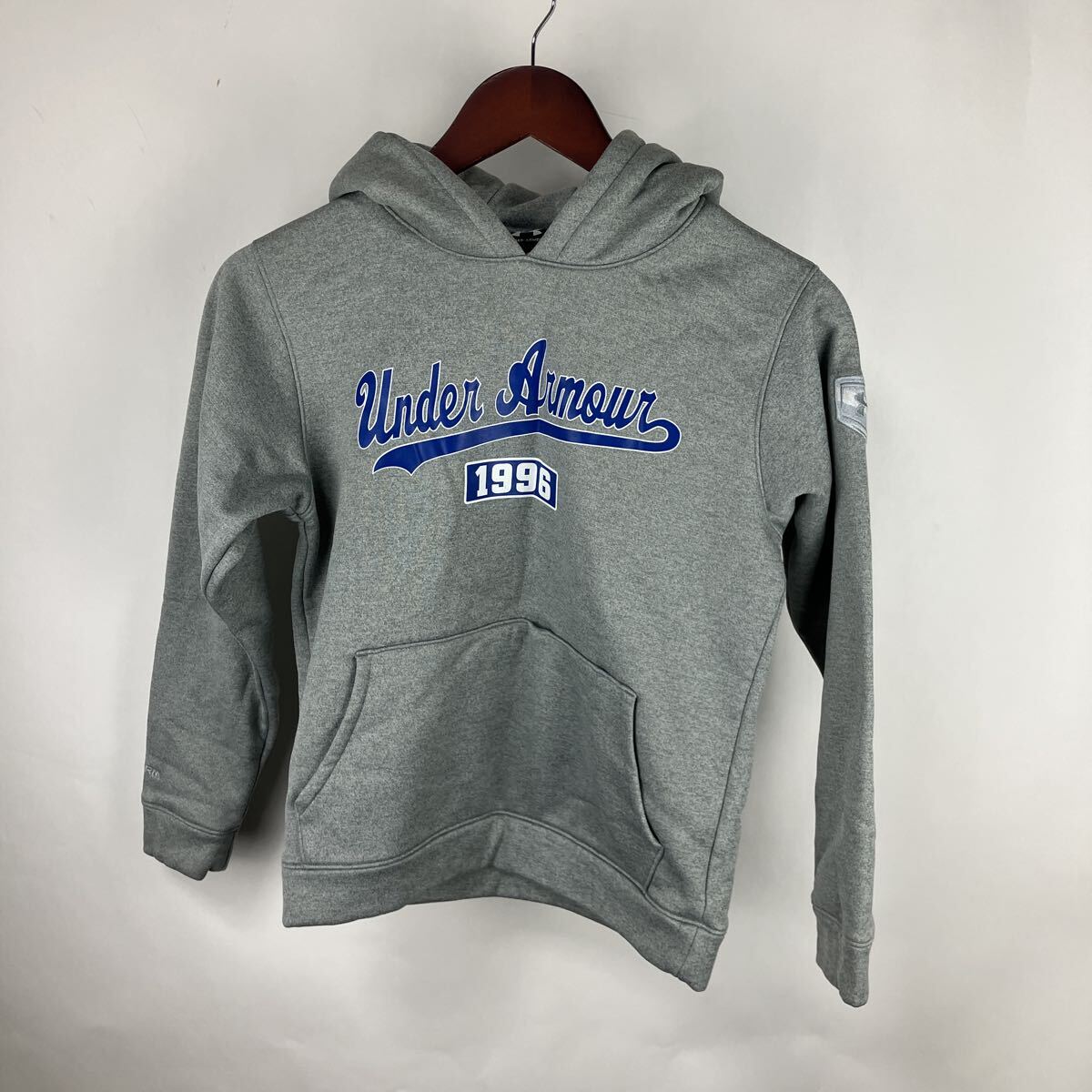 UNDER ARMOUR アンダーアーマー YMD 子供サイズ パーカー グレー トップス グレー パーカー ビッグロゴ 子供サイズ拍卖