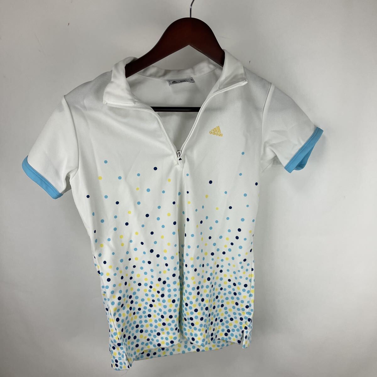 adidas アディダス ポロシャツ 半袖 ホワイト ゴルフウェア 白 スポーツ レディース 女性用 女性向け ワンポイント ハーフジップ Sサイズ拍卖