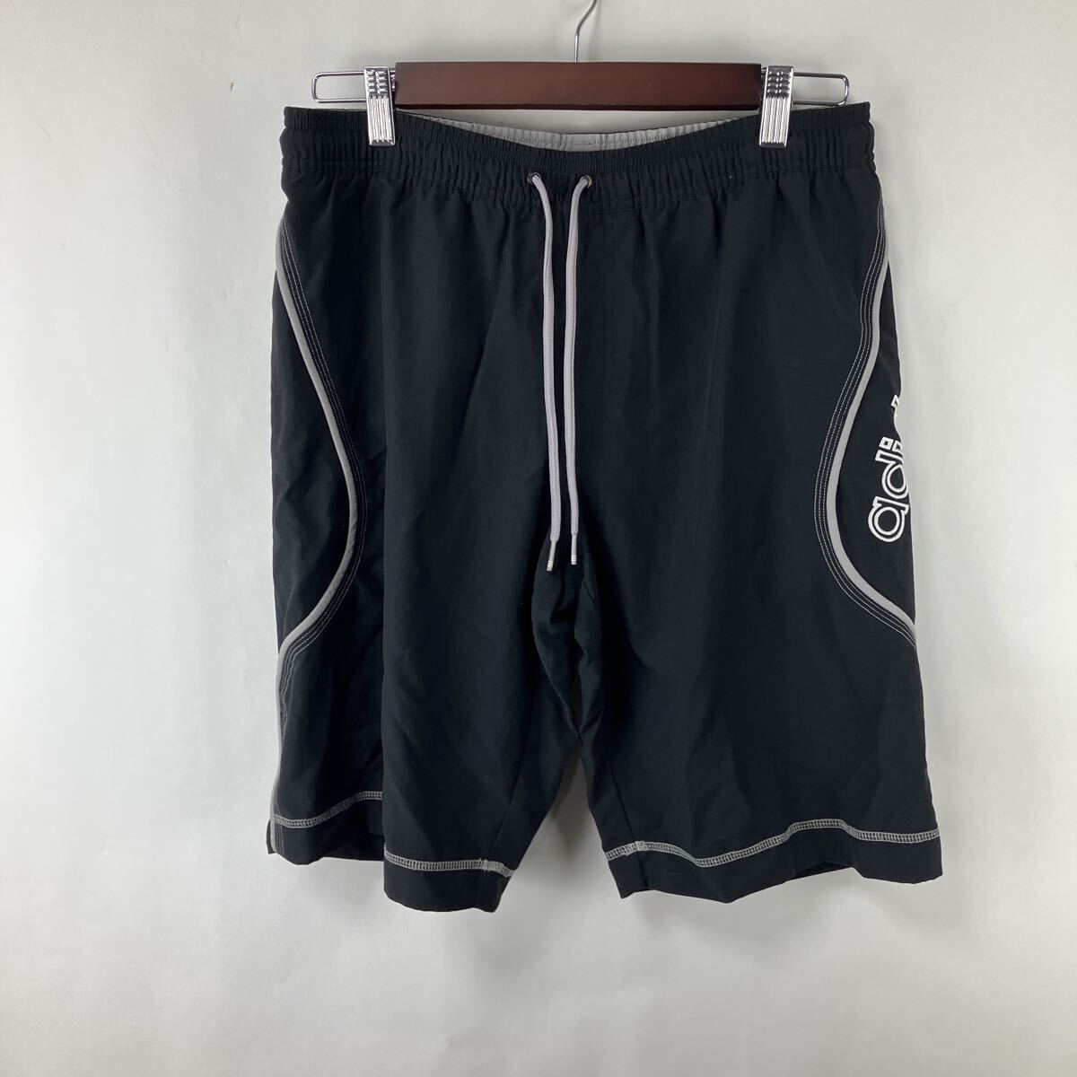 adidas アディダス ハーフパンツ ブラック Lサイズ ネイビー 黒 ショートパンツ スポーツウェア メンズ 男性向け 男性用拍卖