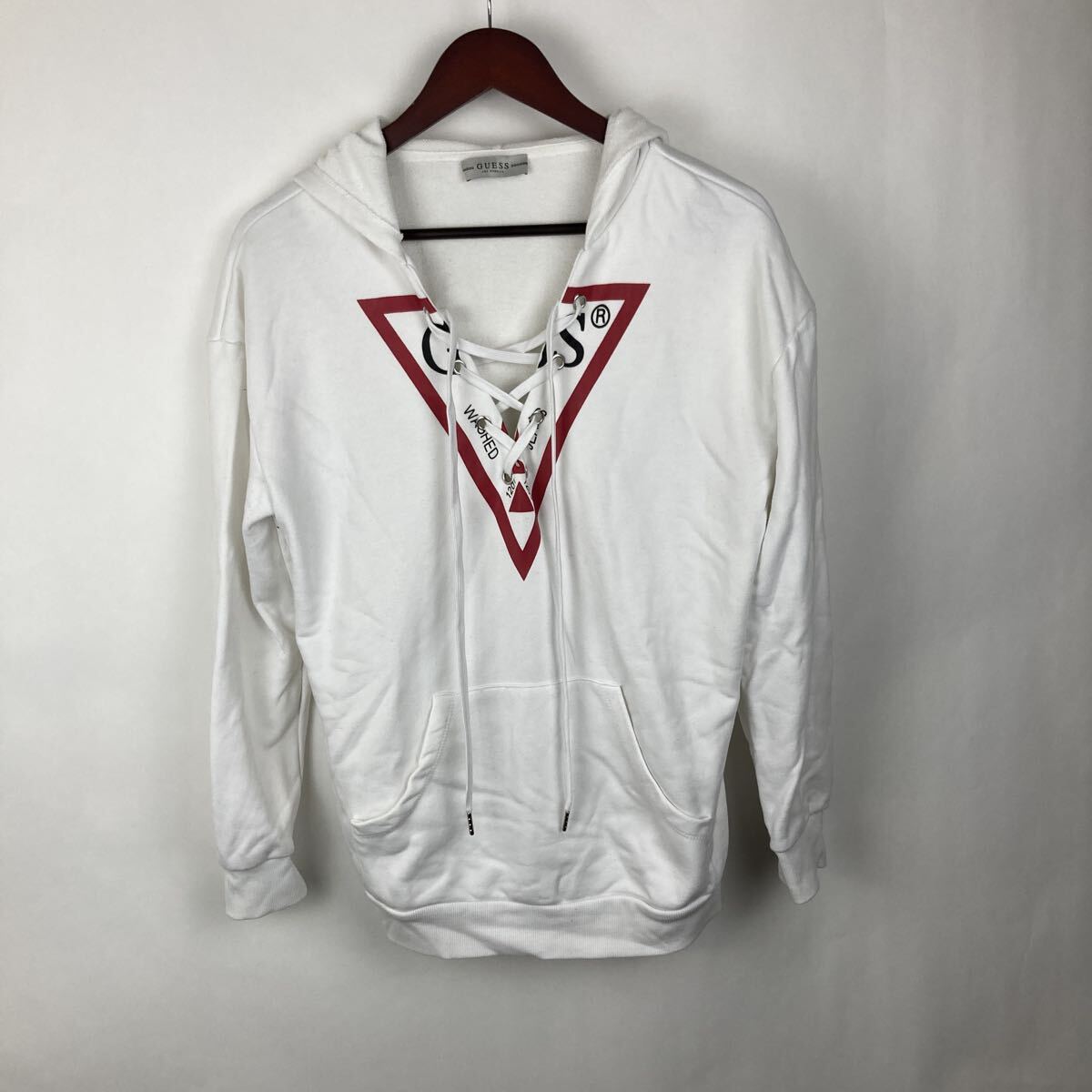 GUESS ゲス パーカー ホワイト 白 プルオーバー フーディー スウェット フーディ プルオーバーパーカー 古着卸 激安古着 古着 プリント拍卖