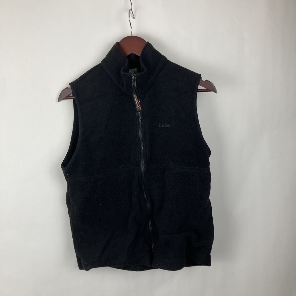 llbean ブラック フリースベスト ベスト アウトドア フリース 古着 M ワンポイント 刺繍 ワンポイントTシャツ 激安古着 激安古着卸拍卖