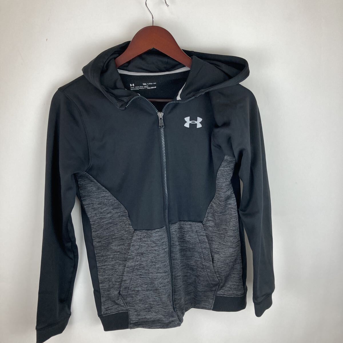 UNDER ARMOUR アンダーアーマー キッズ XL パーカー ブラック ジャケット ジャージ スウェット スポーツウェア スポーツ 運動拍卖