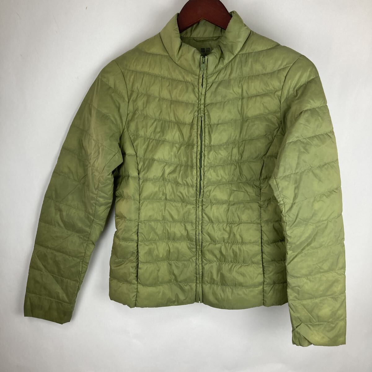 UNIQLO ユニクロ ダウンジャケット ウルトラライトダウン M ウルトラライトダウンジャケット カーキ アウター 保温性 防風 防寒 グリーン拍卖