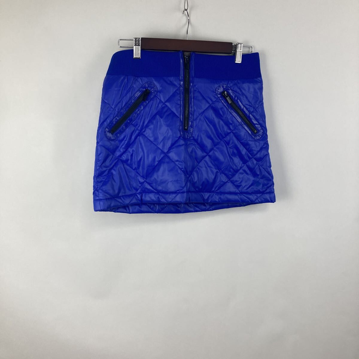 le coq sportif ルコックスポルティフ スカート M ゴルフウェア 中綿 アウトドア 青 ゴルフ GOLF golf フェイクレザー レザー 激安古着拍卖