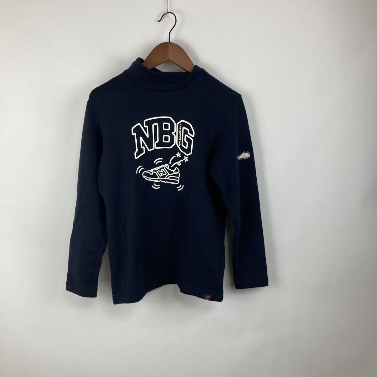 ニューバランス NBG NEWbalance 長袖 トップス Tシャツ ロンT ハイネック ネイビー カットソー 黒 シャツ 子供服 キッズ ワンポイント拍卖