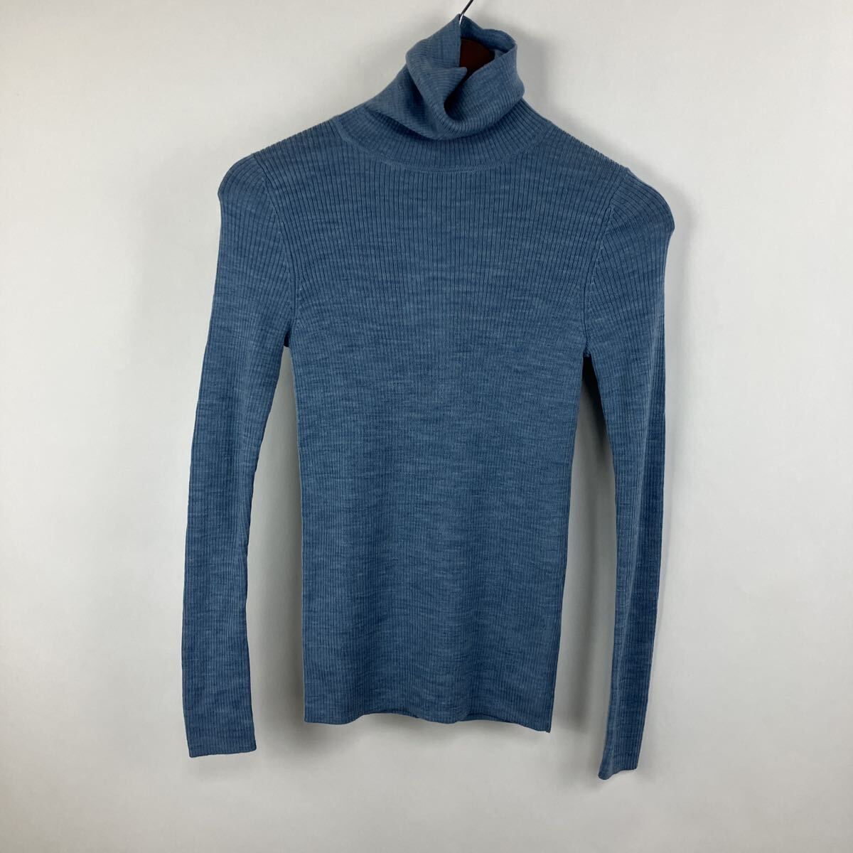 新品 UNIQLO ユニクロ ニット タートルネック ハイネック カットソー トップス 長袖 Sサイズ ブルー セーター メンズ 男性向け タグ付き拍卖