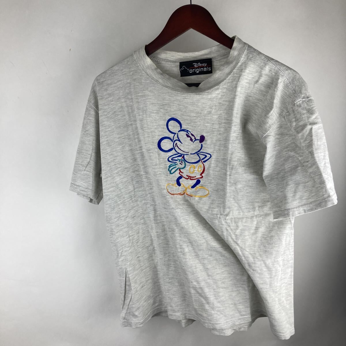 Disney ディズニー 半袖Tシャツ グレー Tシャツ 半袖 アメリカ古着 Mサイズ ミッキー 刺繍 ロンT 古着 コットン拍卖