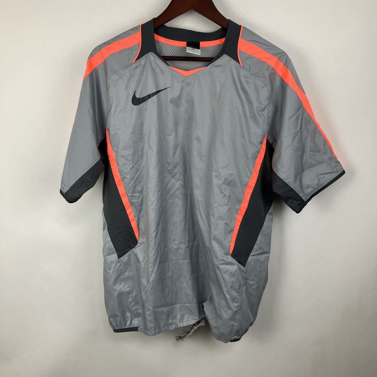 NIKE ナイキ 半袖 グレー スポーツウェア 半袖Tシャツ Mサイズ ドライ 速乾 メンズ スポーツウェア シャカシャカ拍卖