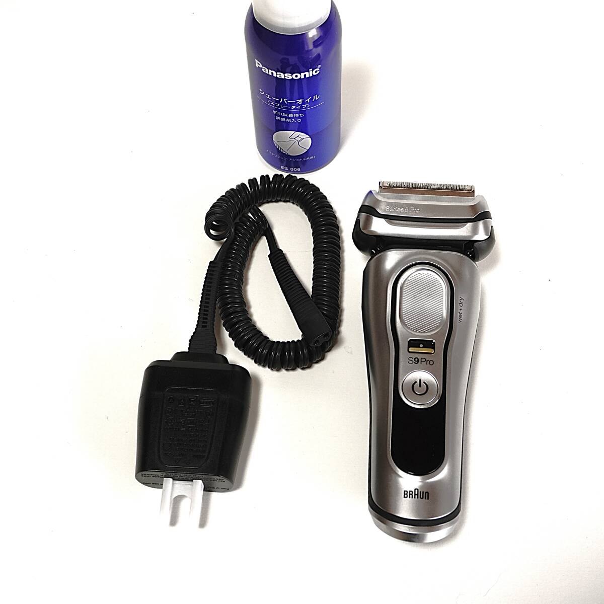 ★【未使用に近い】ブラウン シェーバー/シリーズ9Pro /2021年製/ Type5793/水洗い、お風呂剃り可/ブラウン最上位モデル (Y8拍卖