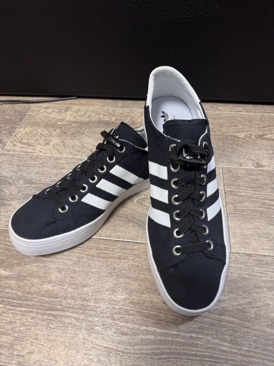 新品未使用1円スタート!adidas コートバンテージ S79302(ブラック×ホワイト)ローカット/キャンバス素材/メンズスニーカー拍卖