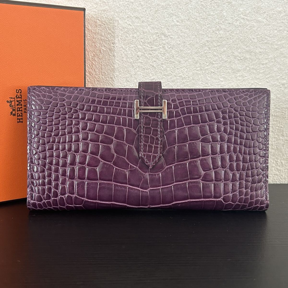 未使用保管品 HERMES エルメス ベアンスフレ シャイニングクロコ パープル 紫 O刻印 長財布 ウォレット 二つ折り財布拍卖