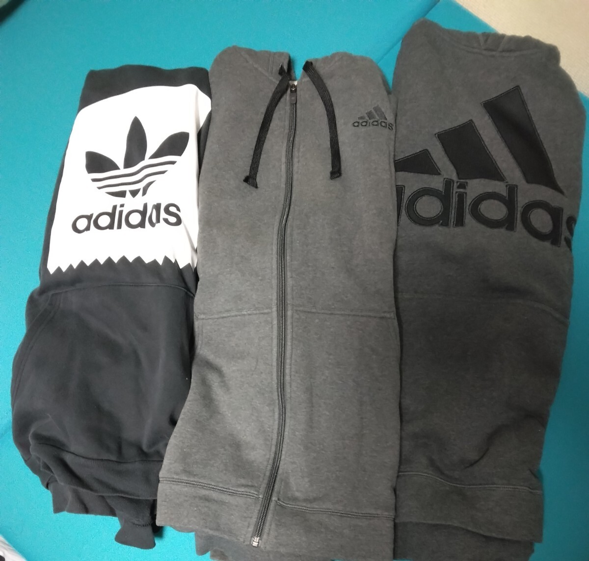 adidas★パーカー 3着セット(内1着はジップパーカー)★L★サイズ大きめ、XL着用者お勧め★ブラック グレー★ スウェット プルオーバー拍卖