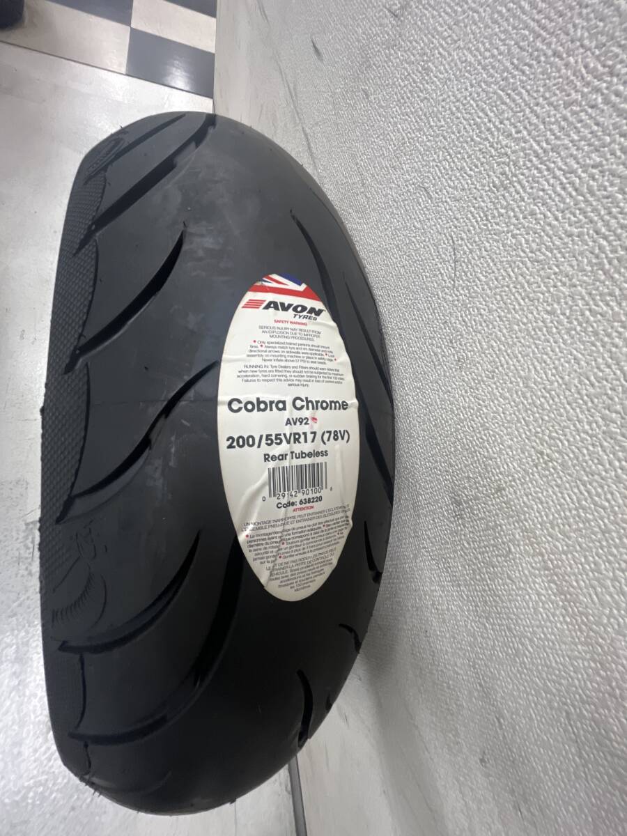 AVON AV92 200/55VR17 コブラクローム 新品タイヤ拍卖