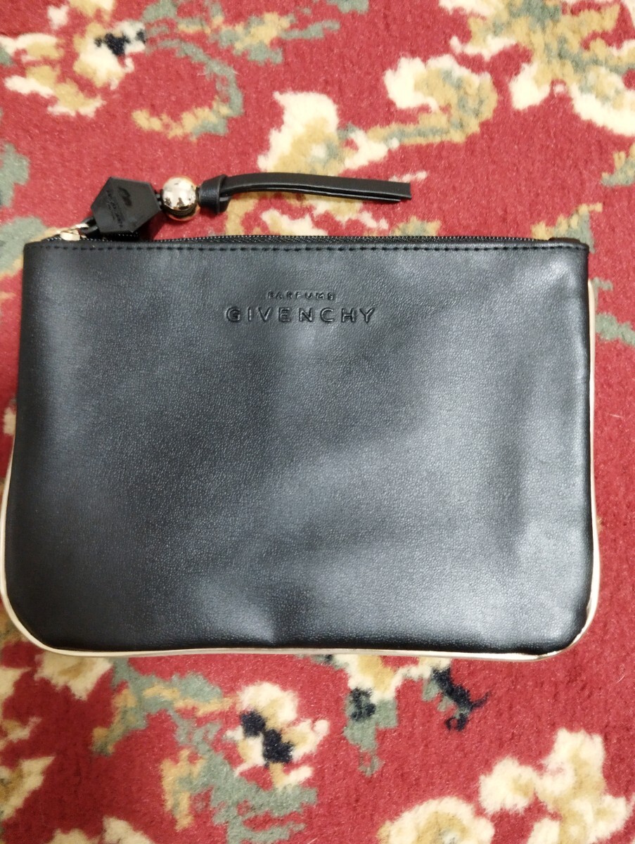 GIVENCHY ノベルティ コスメポーチ  ノベルティ 未使用 開封品 ブラック  サイズ約14 20 センチ拍卖
