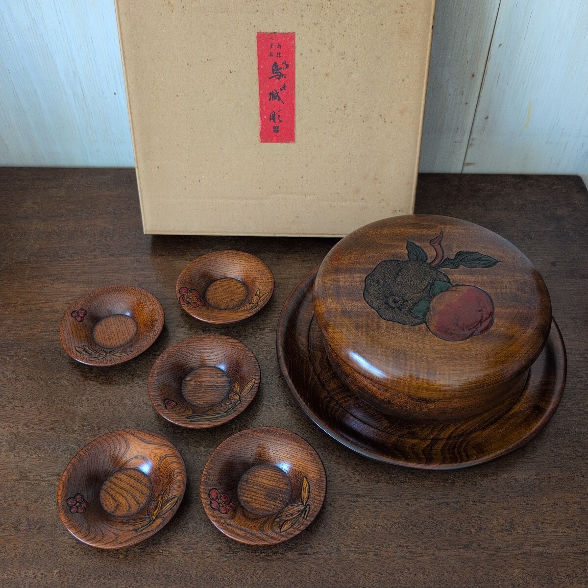 岡山 烏城彫 菓子器 丸盆 茶托 セット 木製 菓子鉢 柿 花 昭和レトロ拍卖