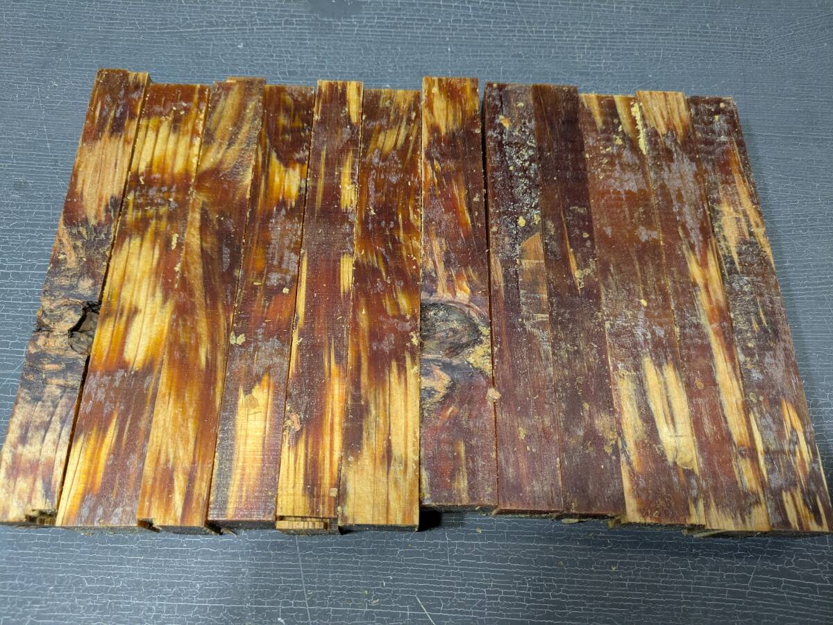 w-460 肥松 ヤニ松 端材 約1.6kg 脂多め 焚き付け 薪 ファットウッド⑤ 木工・着火剤などに拍卖