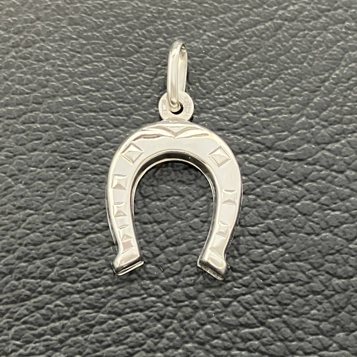 UNOAERRE ウノアエレ 馬蹄 モチーフ ペンダントトップ K18WG 750 1.7g 金 ホワイト ゴールド 店舗受取可拍卖