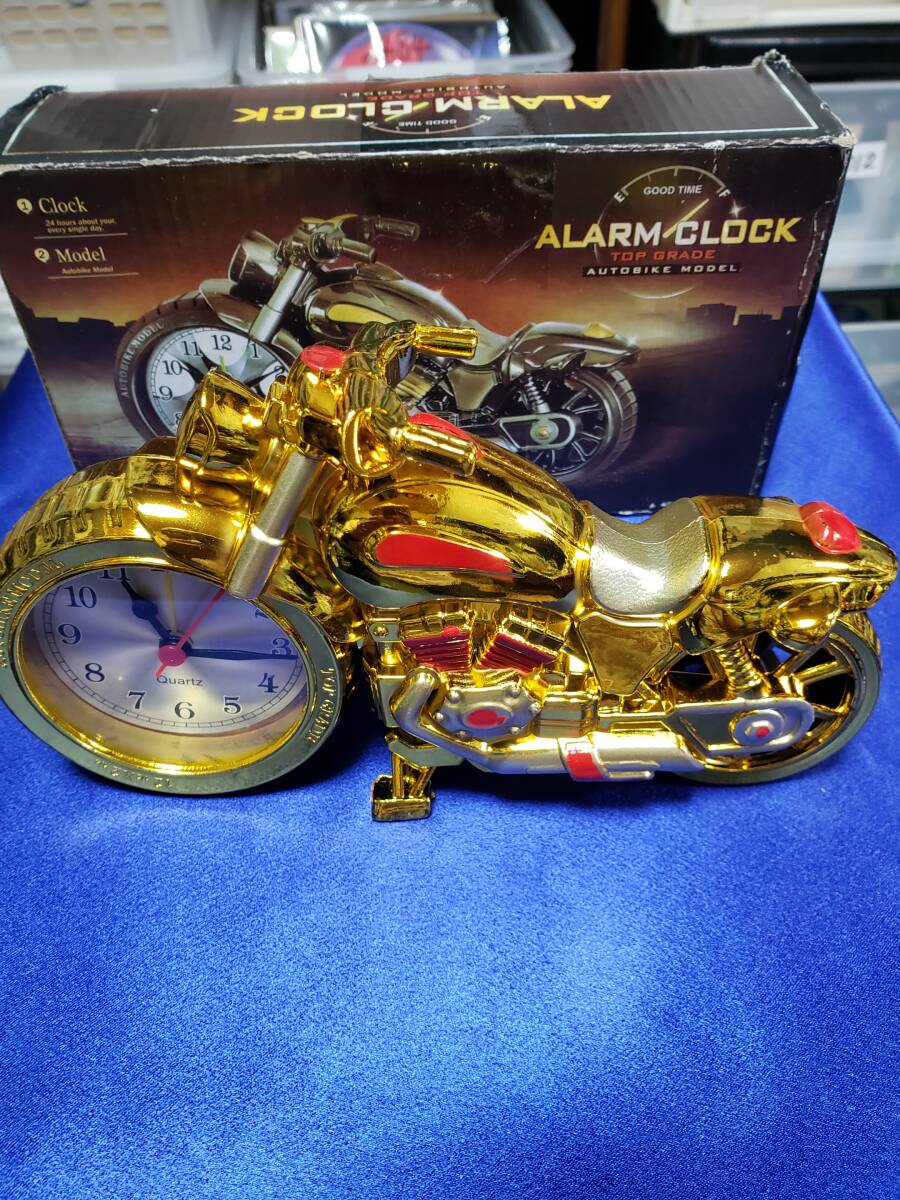 ALARM CLOCK NO.PF168A 目覚まし置時計 金色のバイク 高さ約12cm長さ約22cm厚さ約6cm 単三電池1本で動きます 電池付属 動作OK美品拍卖