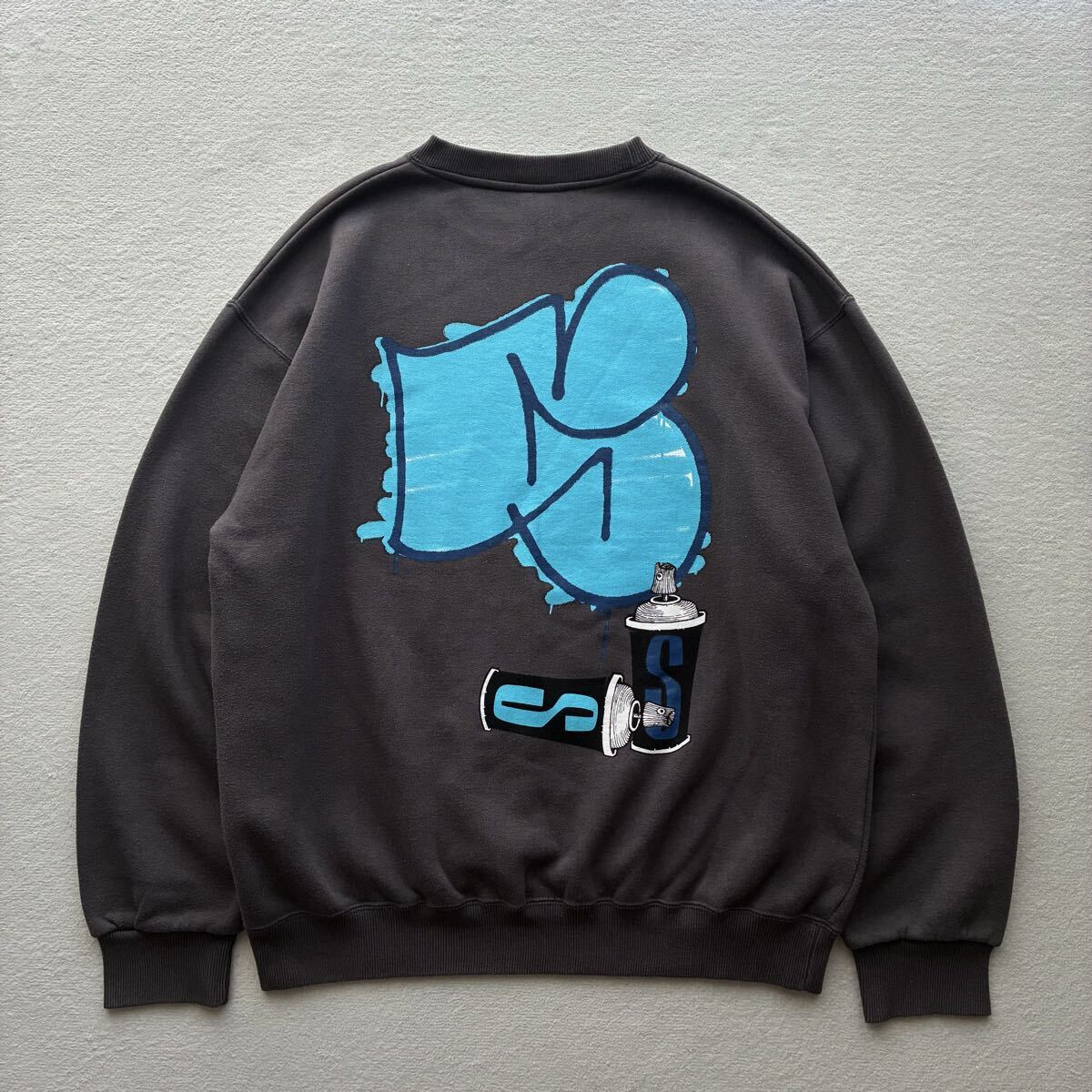 90s 00s OLD STUSSY USA製 ステューシー スプレー缶 グラフィティ スウェット Lサイズ 古着 ストリート チャコール系 トレーナー アート拍卖