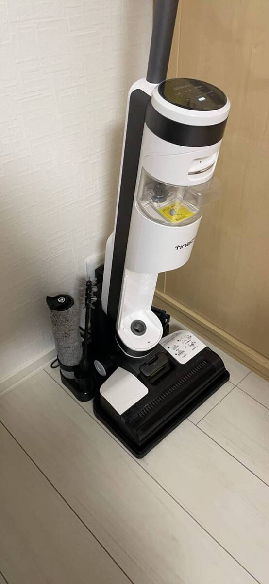 乾湿両用で床やカーペットを強力に吸引するコードレス掃除機拍卖