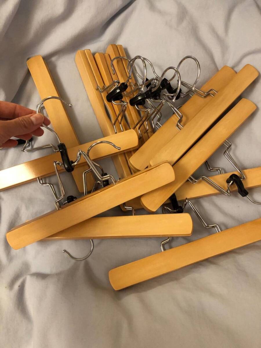 360°回転する木製ズボンハンガー、型崩れを防止する拍卖