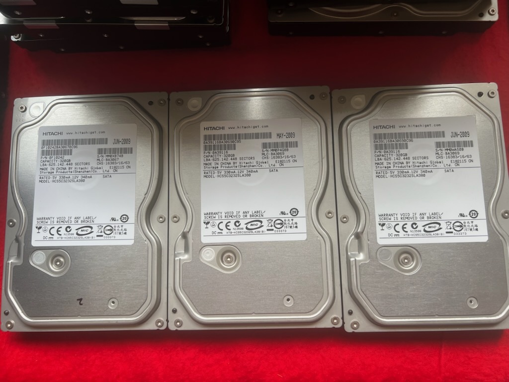 正常動作確認済 ハードディスク HITACHI HCS5C3232SLA380 320GB(レコーダー BD-HDS32から外し)3台セット拍卖