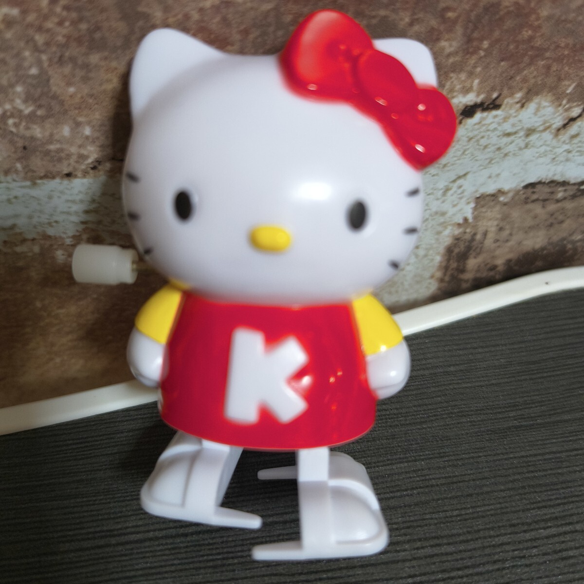 ハローキティ トコトコキティちゃん ぜんまい仕掛け拍卖