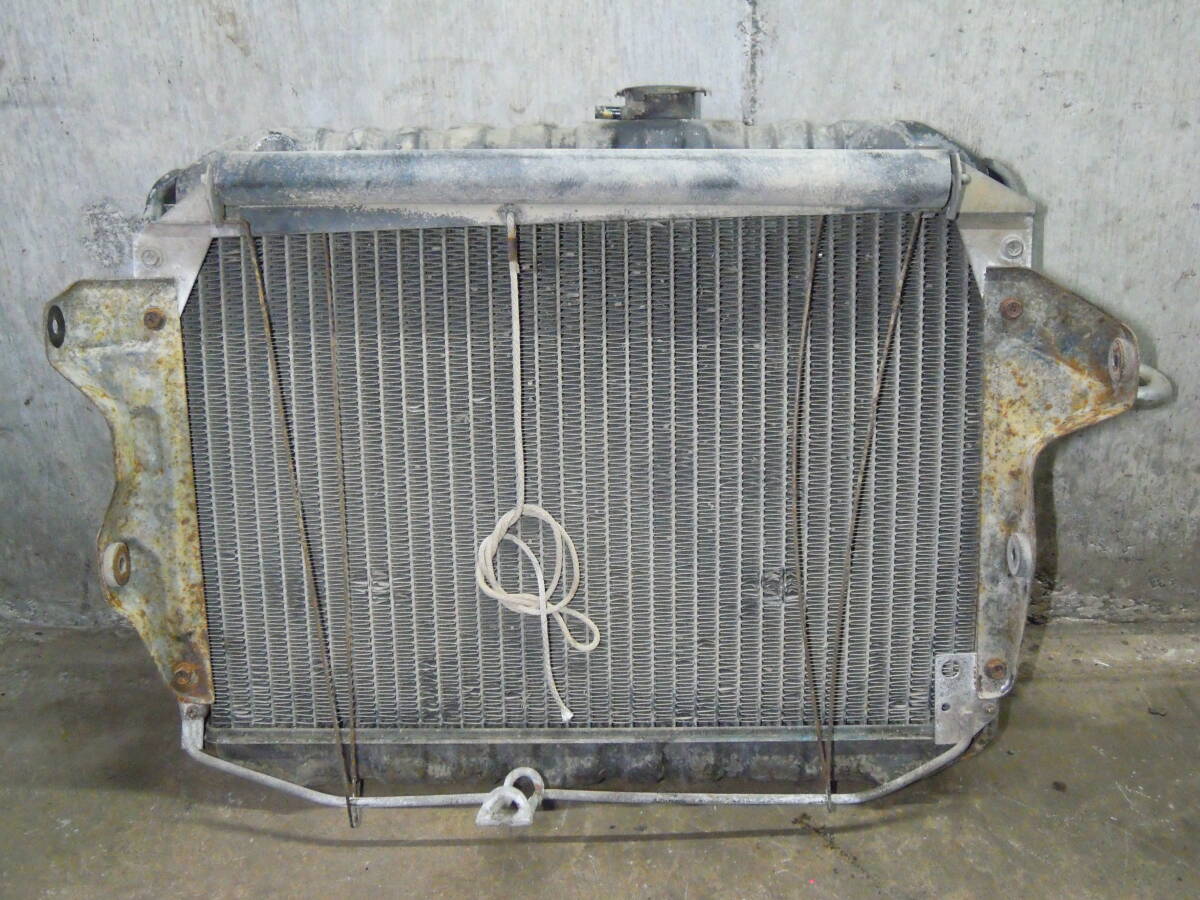 日産 ダットサン バネット 120 C120 KHGC120 A15 純正 ラジエーター ラジエター ノーマル品 ジャンク品 検) サニー チェリーバネット 等?拍卖