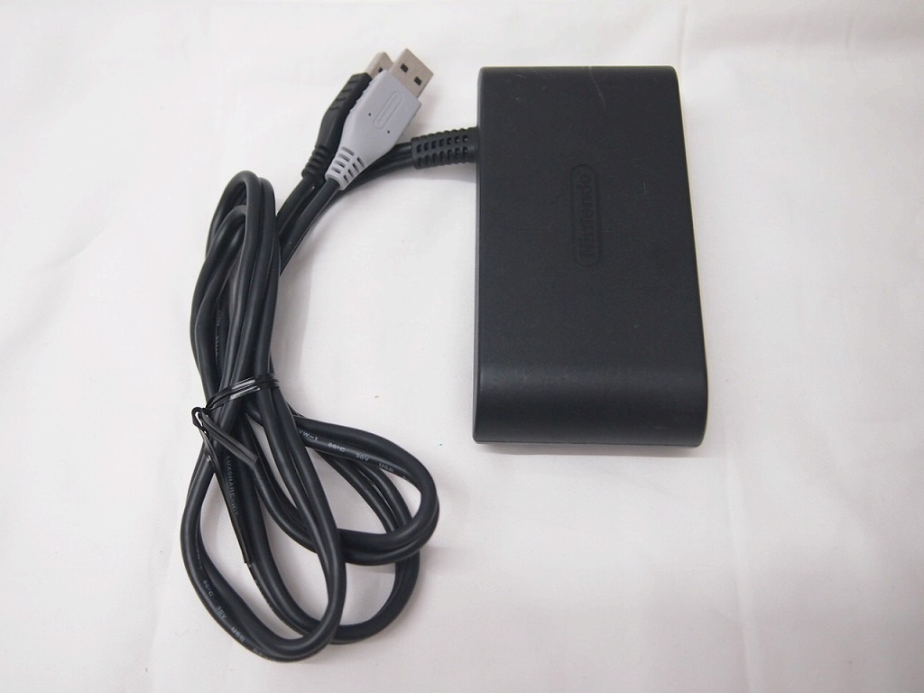 ニンテンドー Nintendo Switch ゲームキューブコントローラー接続タップ 純正品 WUP-028拍卖