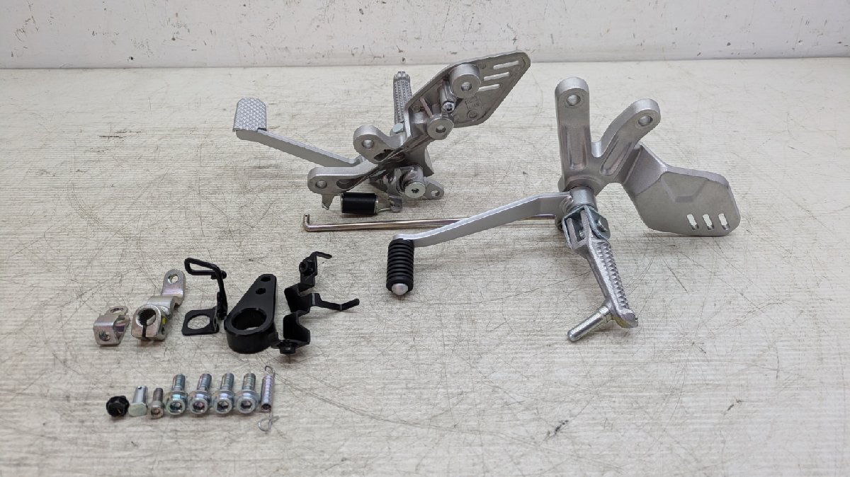 ヤマハ XSR125 純正メインステップ 左右セット ブレーキペダル チェンジペダル (美品)拍卖