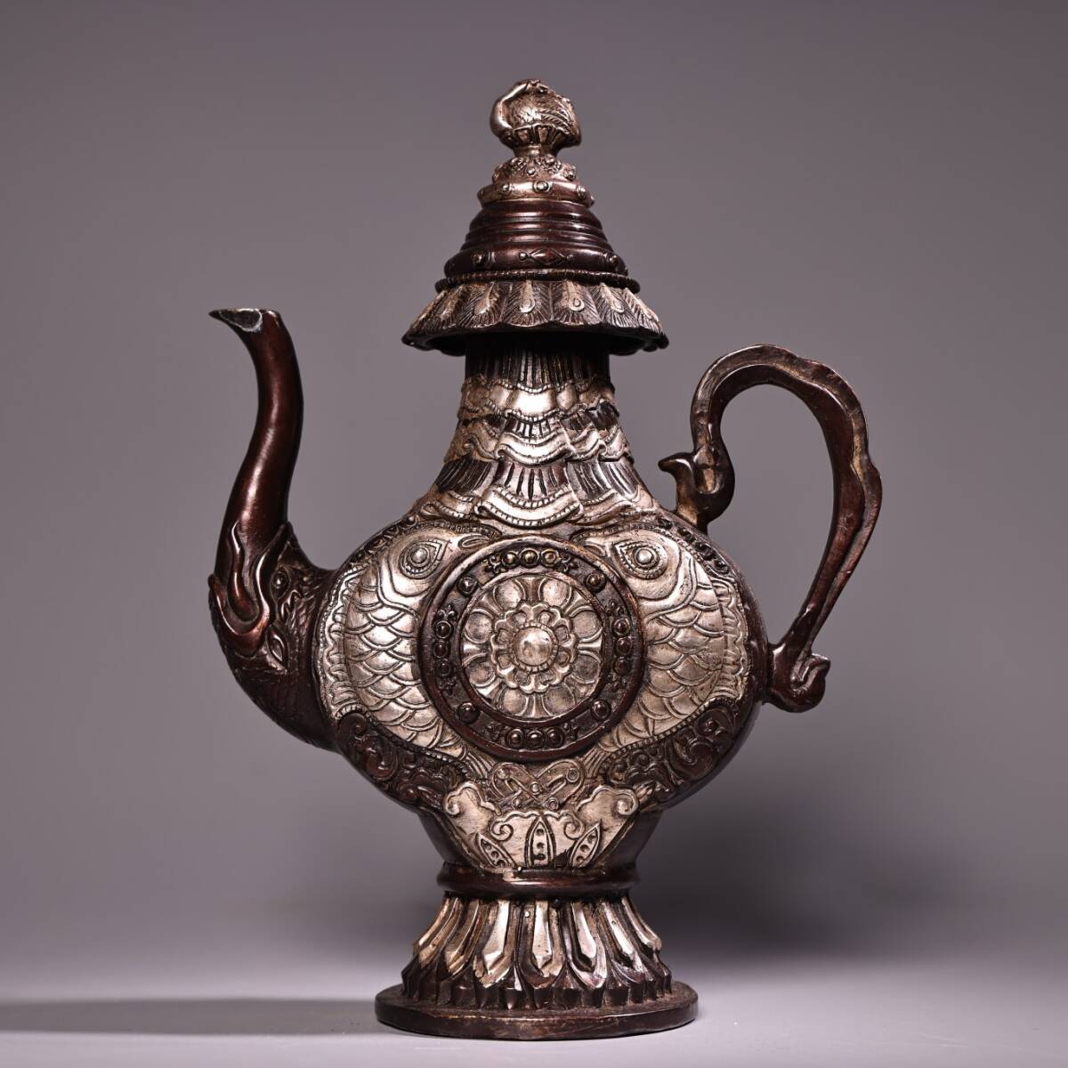 【仁】『銅製・浮彫・篆刻・塗銀・吉祥八寶・酒壺・酒器・青銅器・置物・賞物』古賞物 古董品 古美術品 時代物 旧家蔵出 稀少珍蔵品 拍卖