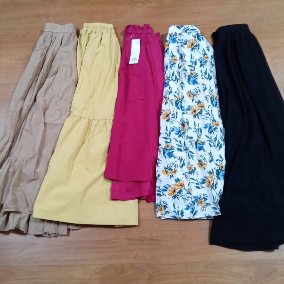 新品タグ付有 Mサイズロングスカートまとめ売 INGNI拍卖