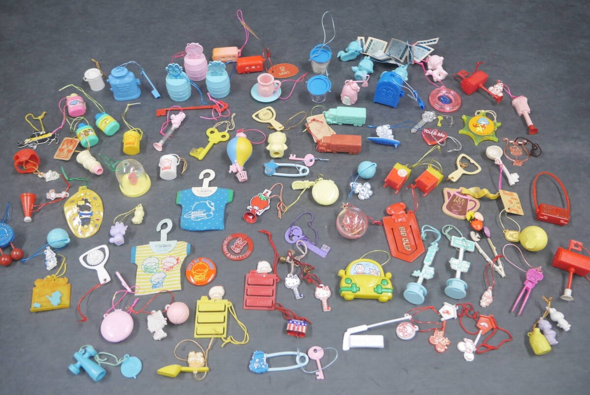 85 当時物 サンリオ ハローキティ みんなのたあ坊 グッズ おまけ 86個 色々まとめて拍卖