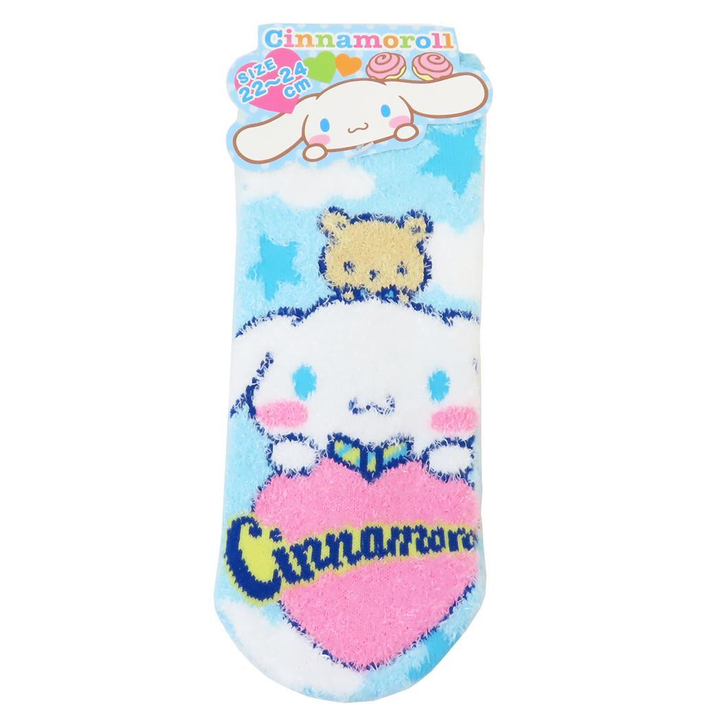 シナモロール 女性用防寒靴下 もこもこルームソックス ハートロゴ サンリオ ジェイズプランニング ウォーマー雑貨 防寒対策 キャラ拍卖