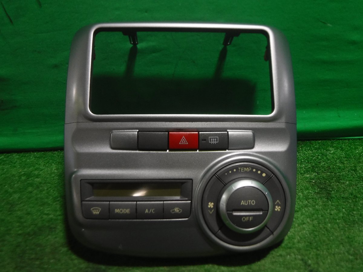 【C】ダイハツ タント L385S 純正 オーディオパネル エアコンスイッチ 55405-B2400 75D682 横20.1cm×縦10.1cm 拍卖