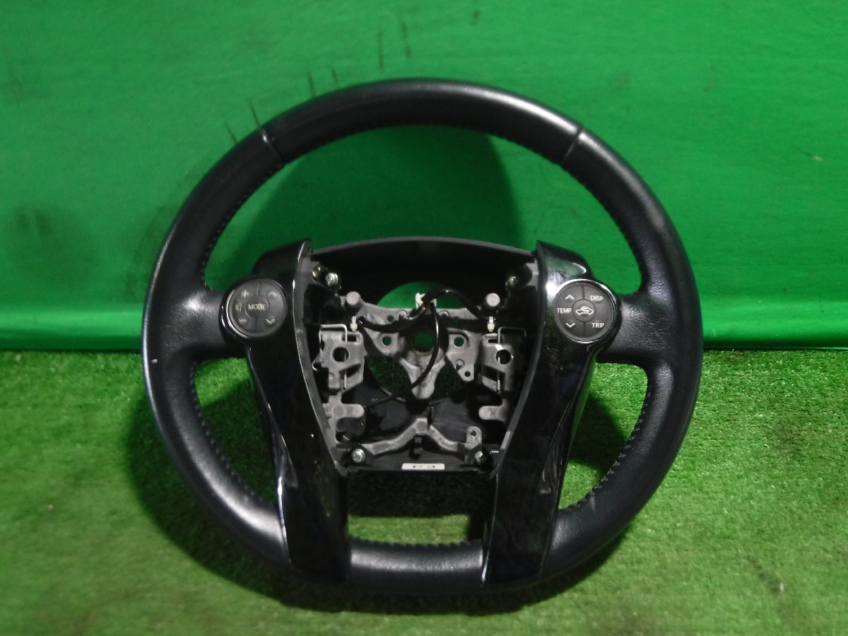 【ヤ①】トヨタ アクア NHP10 純生 ハンドル ステアリング レザー 黒木目パネル付き エアバック無 インフレーター欠品 パット無拍卖