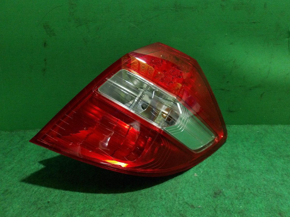 【ヤ①】ホンダ フィット GE6/GE7 純正 右テールランプ STANLEY P9596拍卖