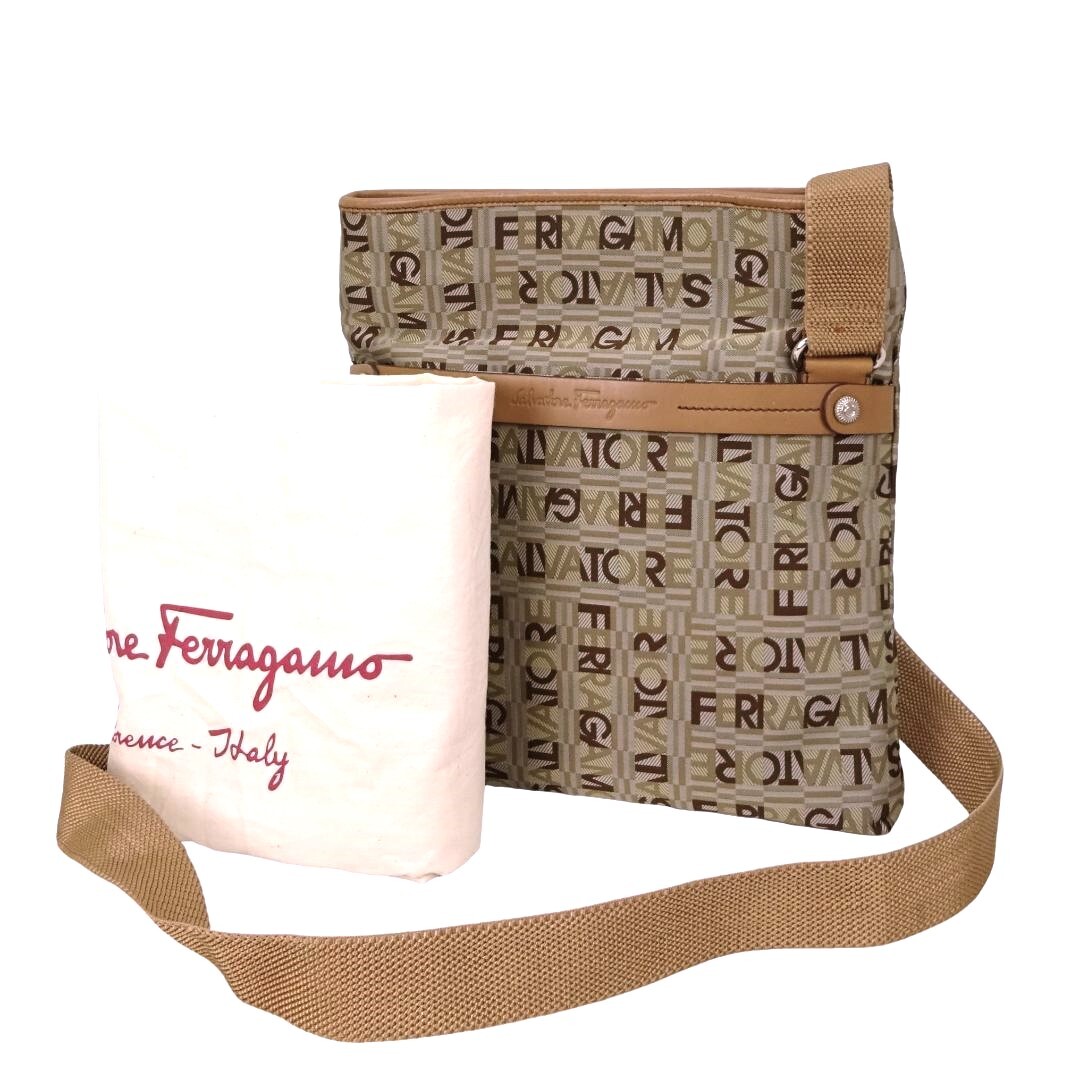 本物 美品■フェラガモ■ロゴ キャンバス ベージュ キャメル レザー シルバー 斜めがけショルダーバッグ拍卖