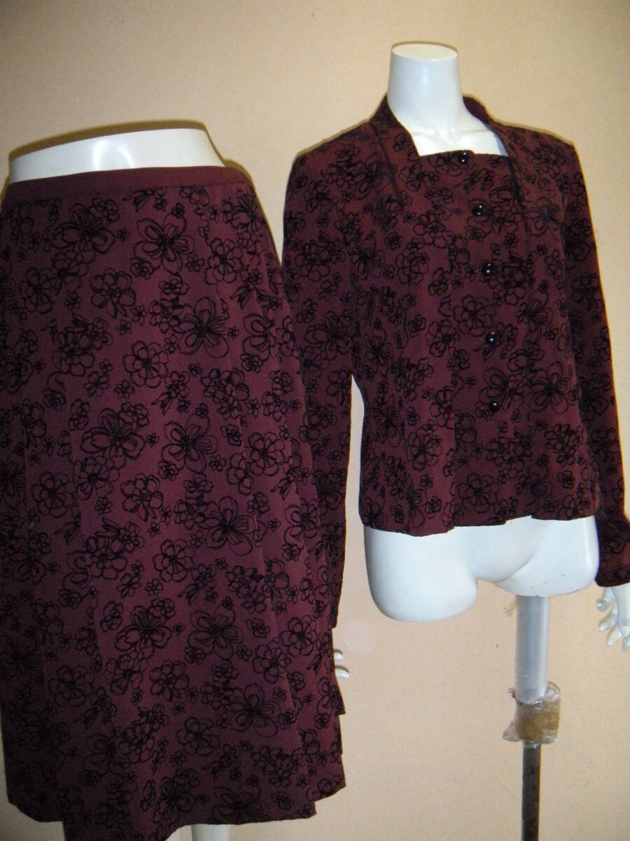 新品 定価60000円+税の品 Leilian レリアン レディース 11号 セットアップ ブラウスカットソー スカート ワイン系 フロッキー タ3578拍卖