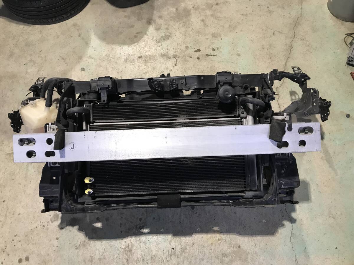 トヨタ ZVW30 前期 プリウス 純正 コアサポート ラジエーターサポート 電動ファン コンデンサー カットフレーム拍卖