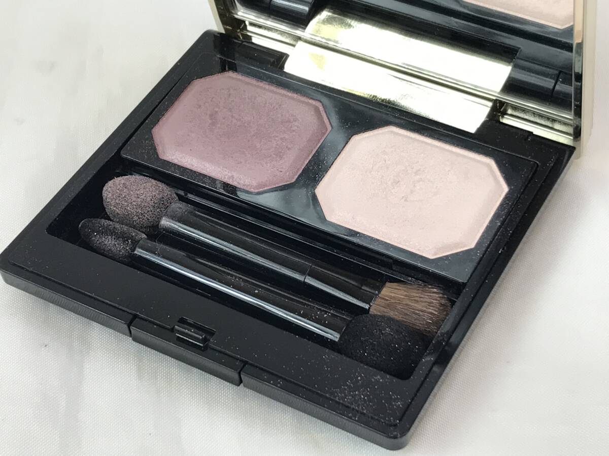 ☆ 【Cle de Peau BEAUTE】クレドポーボーテ オンブルクルールデュオ 104 アイシャドウ 残量多  ♯175680-253拍卖